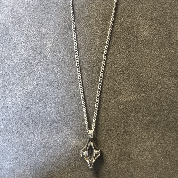 Vintage 1976 Avon Crystal Palace Icy Blue Marquise Rhinestone Pendant Necklace - Picture 3 of 7